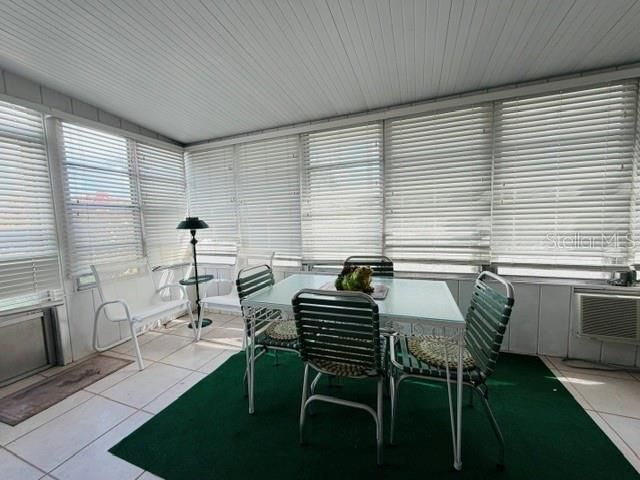 For Sale: $165,000 (2 beds, 2 baths, 612 Square Feet)