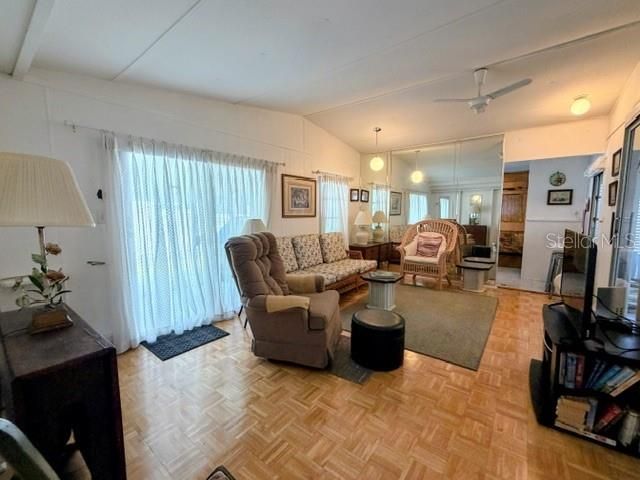 For Sale: $165,000 (2 beds, 2 baths, 612 Square Feet)