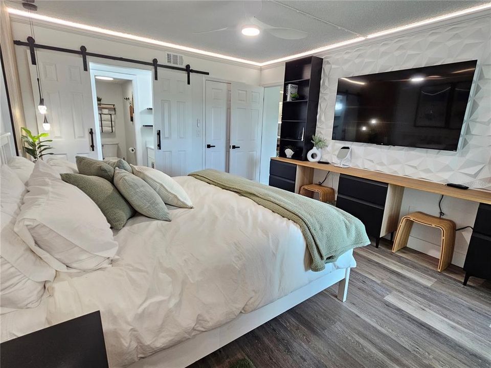 For Rent: $6,400 (2 beds, 2 baths, 946 Square Feet)