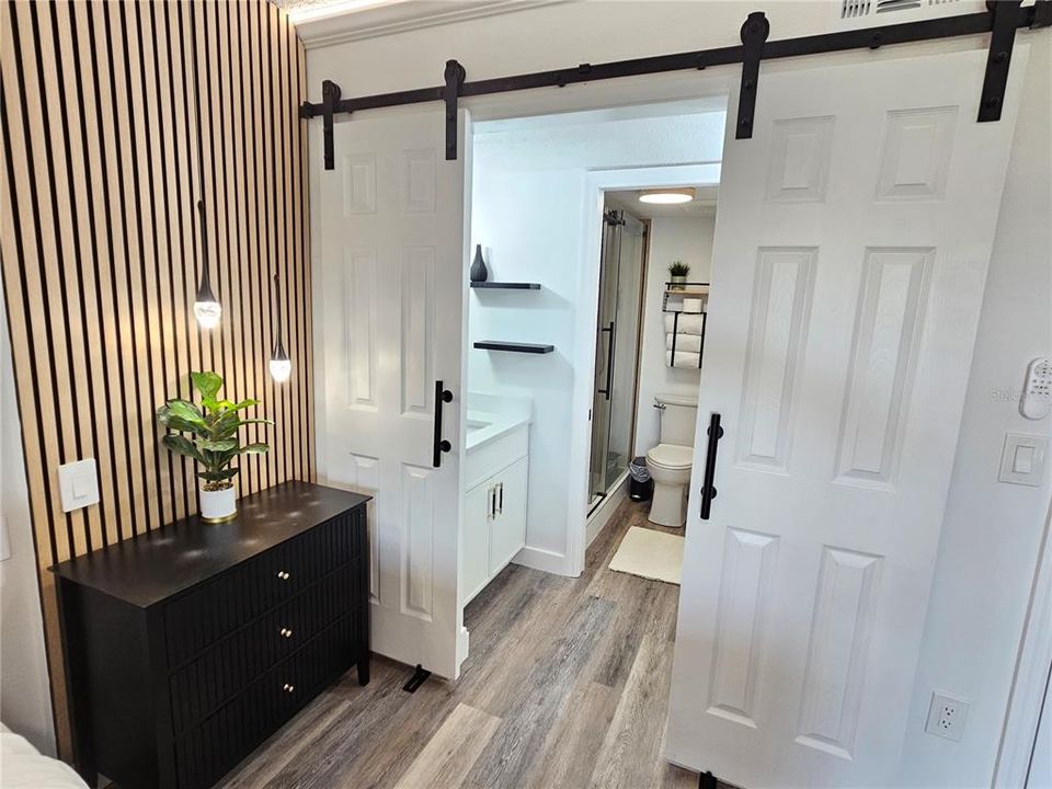 For Rent: $6,400 (2 beds, 2 baths, 946 Square Feet)