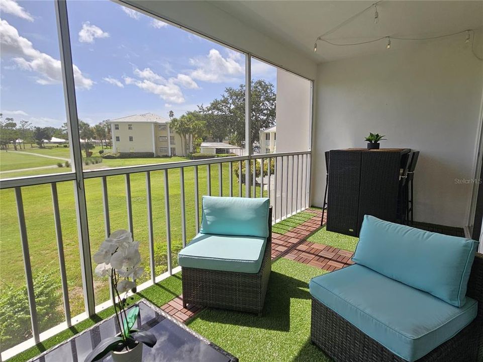 For Rent: $6,400 (2 beds, 2 baths, 946 Square Feet)