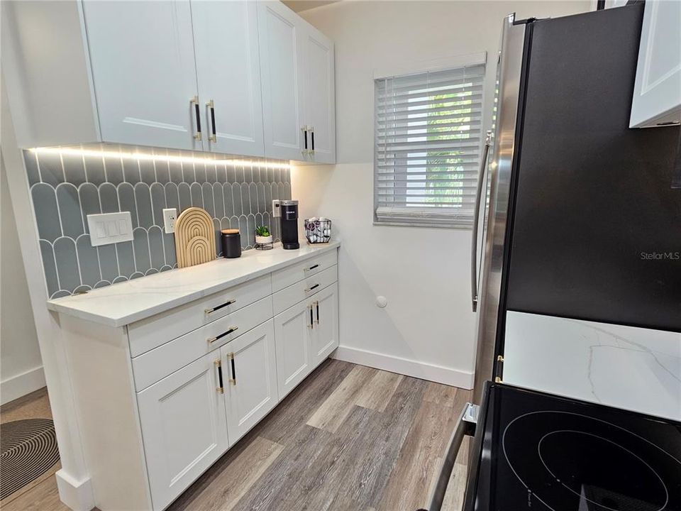 For Rent: $6,400 (2 beds, 2 baths, 946 Square Feet)
