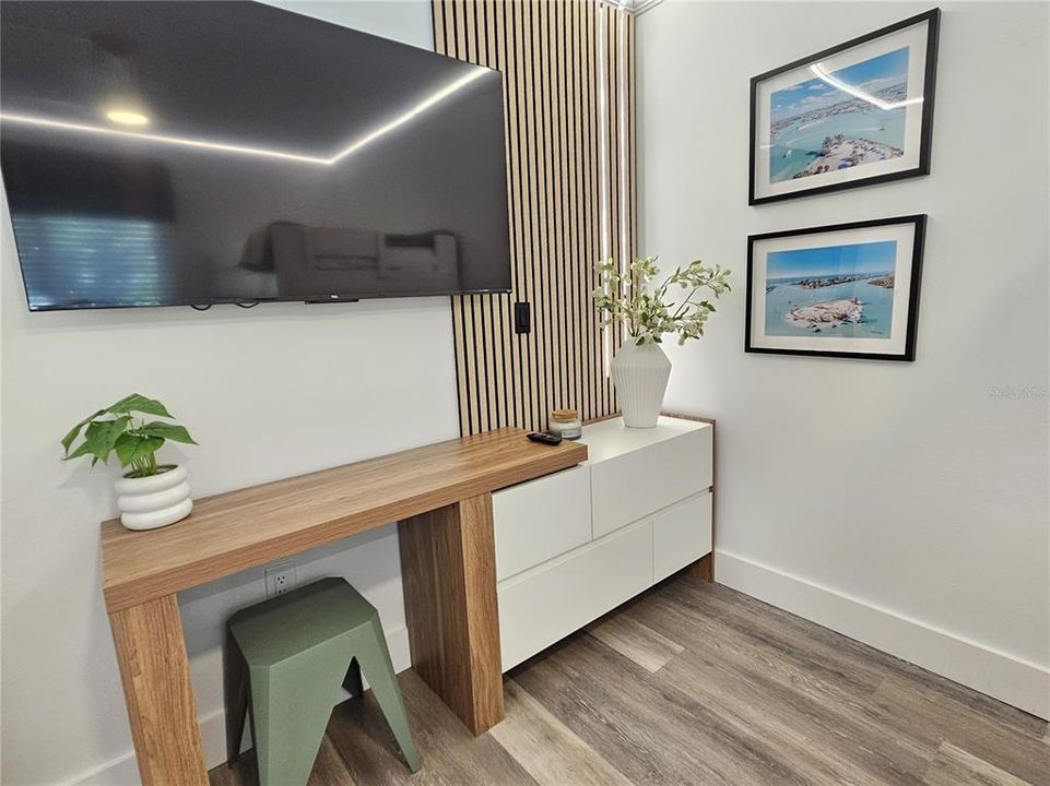 For Rent: $6,400 (2 beds, 2 baths, 946 Square Feet)