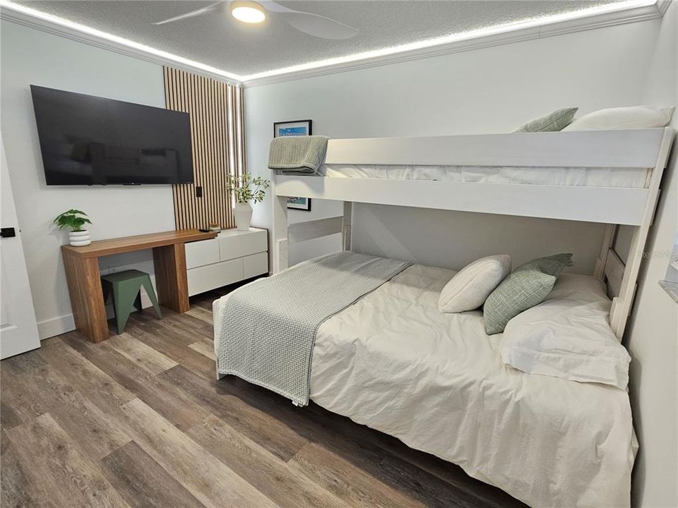 For Rent: $6,400 (2 beds, 2 baths, 946 Square Feet)