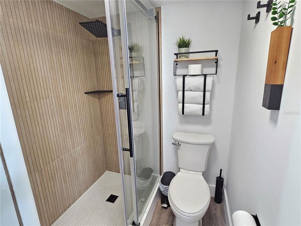 For Rent: $6,400 (2 beds, 2 baths, 946 Square Feet)