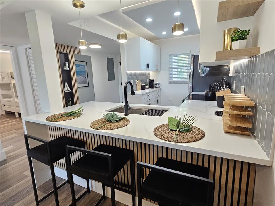For Rent: $6,400 (2 beds, 2 baths, 946 Square Feet)