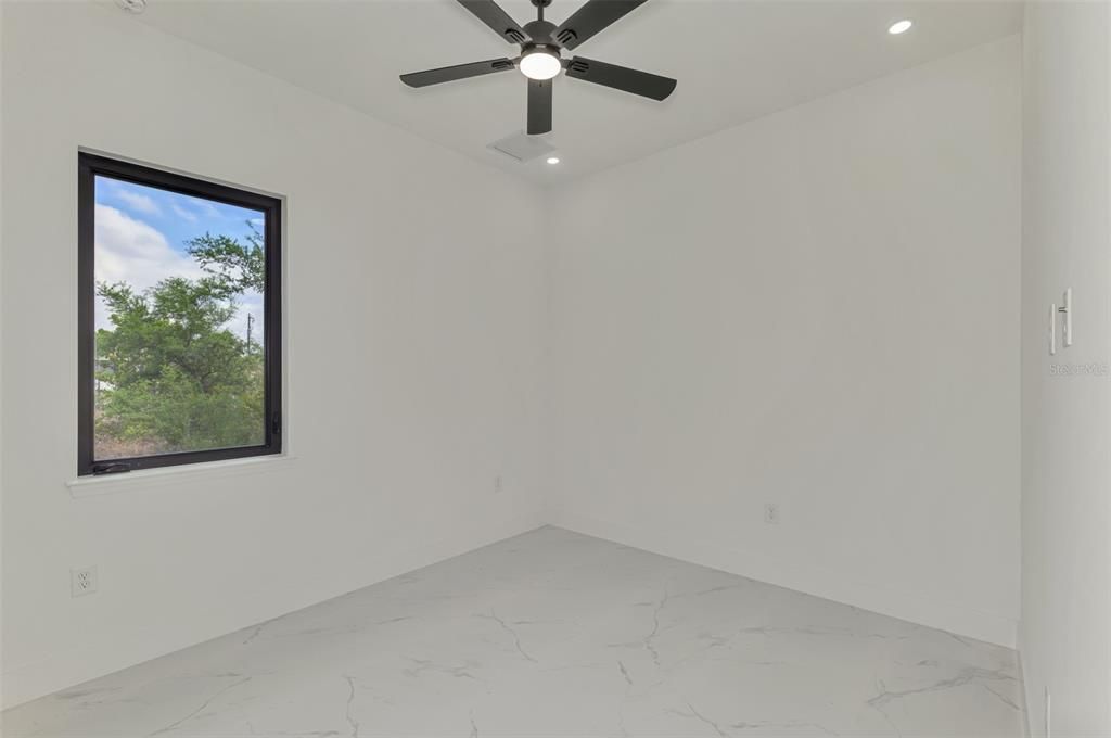 En Renta: $3,500 (4 camas, 3 baños, 1991 Pies cuadrados)
