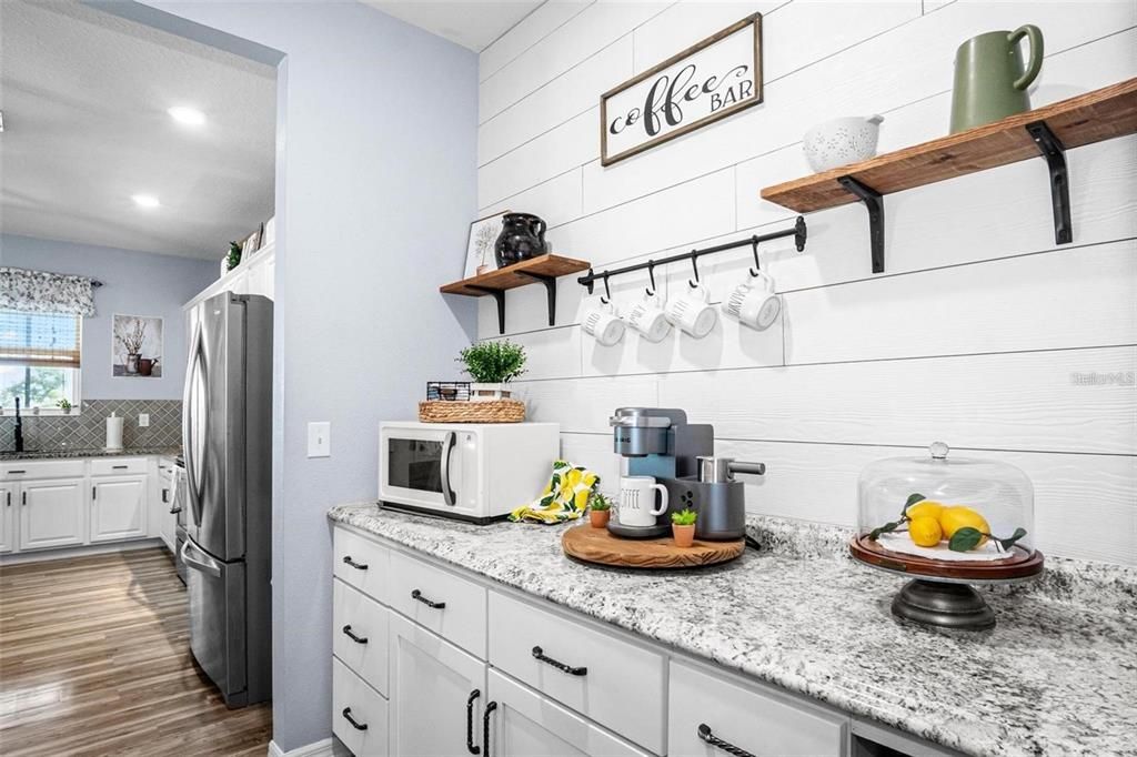 En Venta: $447,000 (4 camas, 2 baños, 2626 Pies cuadrados)