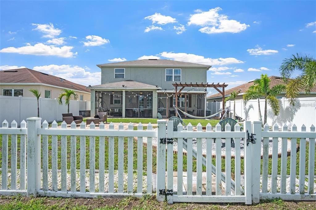 En Venta: $447,000 (4 camas, 2 baños, 2626 Pies cuadrados)