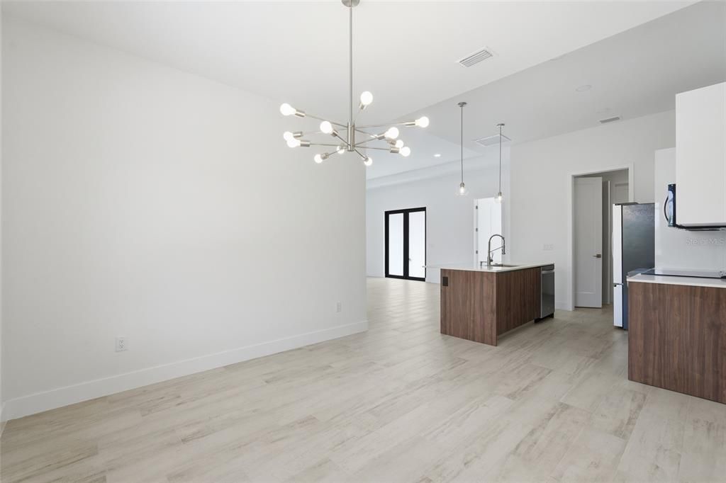 В аренду: $2,500 (3 спален, 2 ванн, 1726 Квадратных фут)