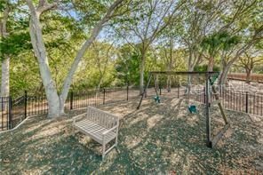 For Rent: $2,300 (3 beds, 2 baths, 1232 Square Feet)
