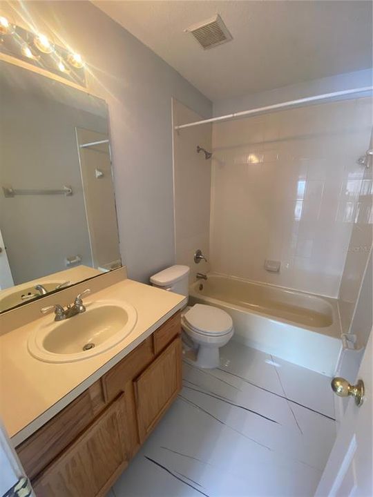 For Rent: $2,300 (3 beds, 2 baths, 1232 Square Feet)
