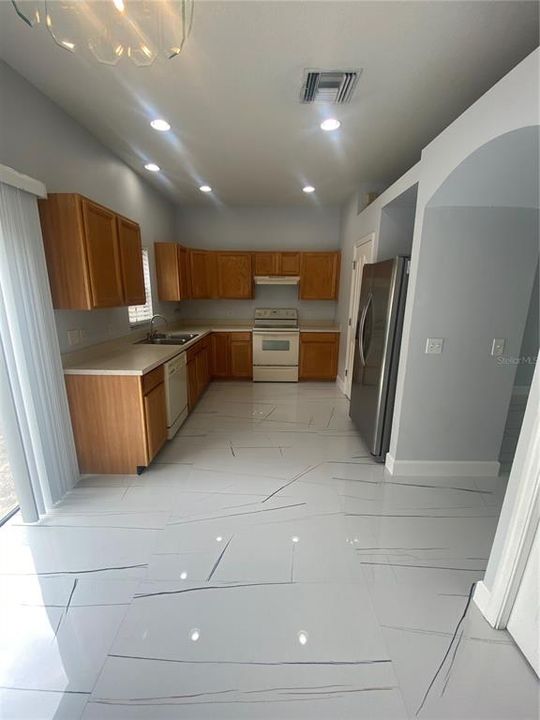 For Rent: $2,300 (3 beds, 2 baths, 1232 Square Feet)