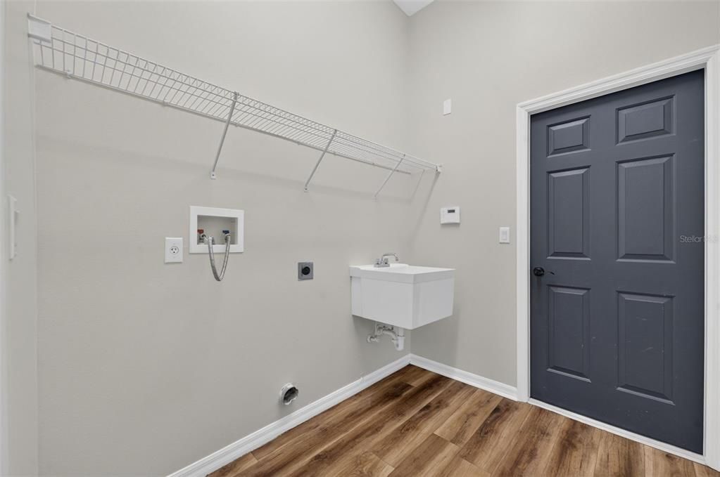 For Sale: $524,900 (4 beds, 3 baths, 2393 Square Feet)