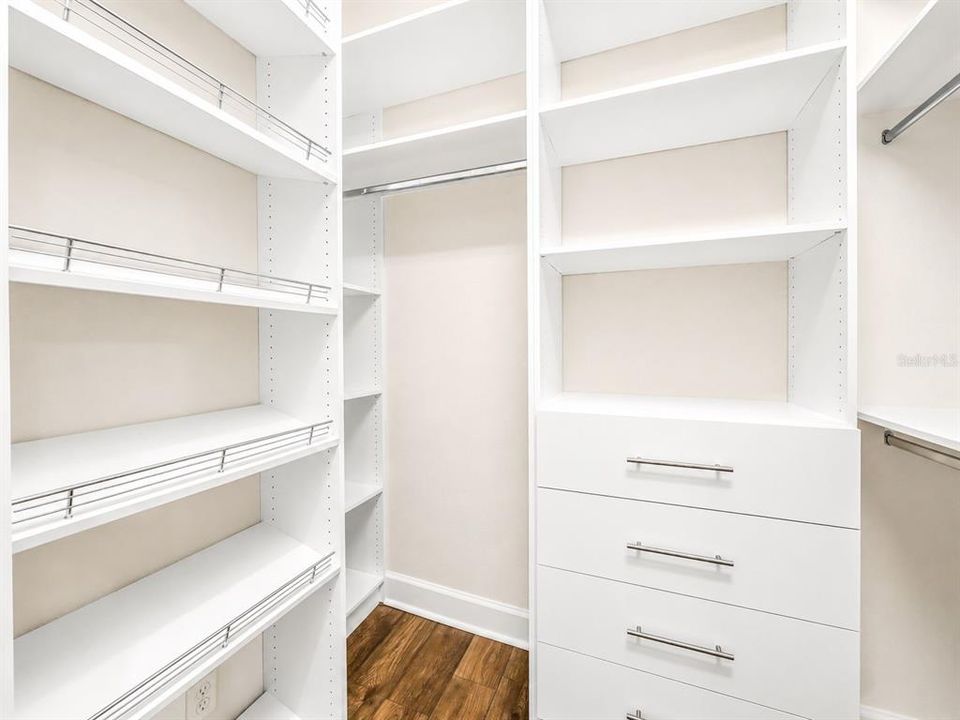 En Renta: $5,300 (4 camas, 3 baños, 2607 Pies cuadrados)