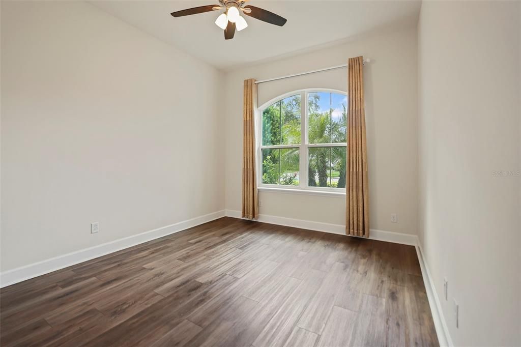 En Renta: $5,300 (4 camas, 3 baños, 2607 Pies cuadrados)