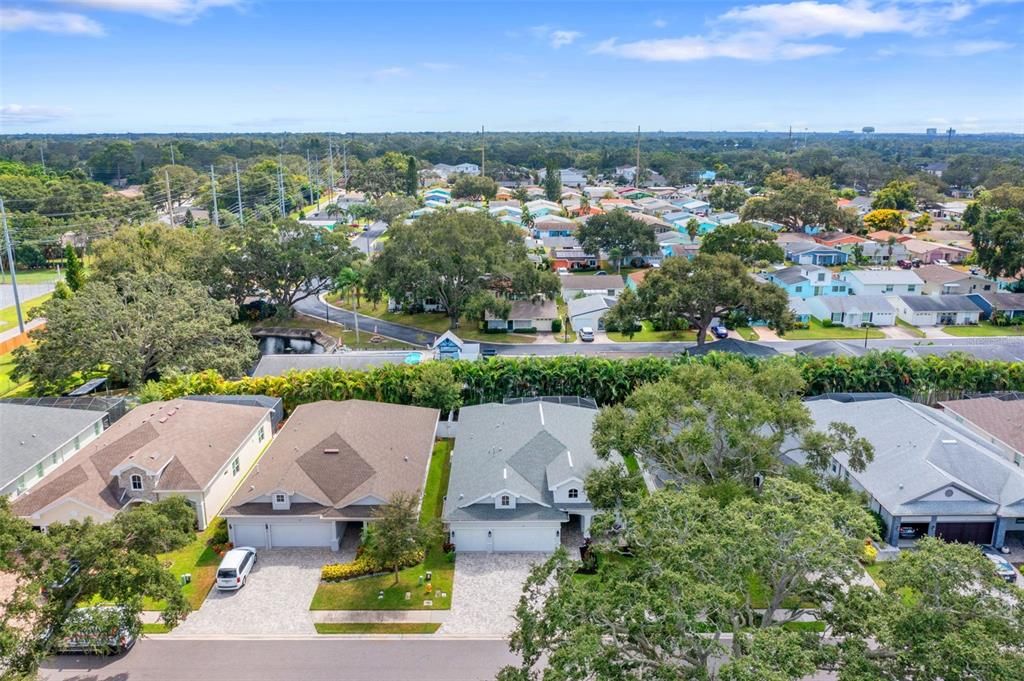 En Renta: $5,300 (4 camas, 3 baños, 2607 Pies cuadrados)