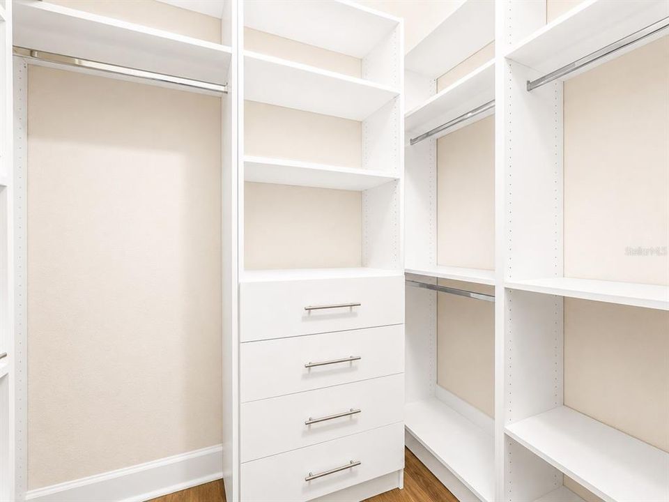 En Renta: $5,300 (4 camas, 3 baños, 2607 Pies cuadrados)
