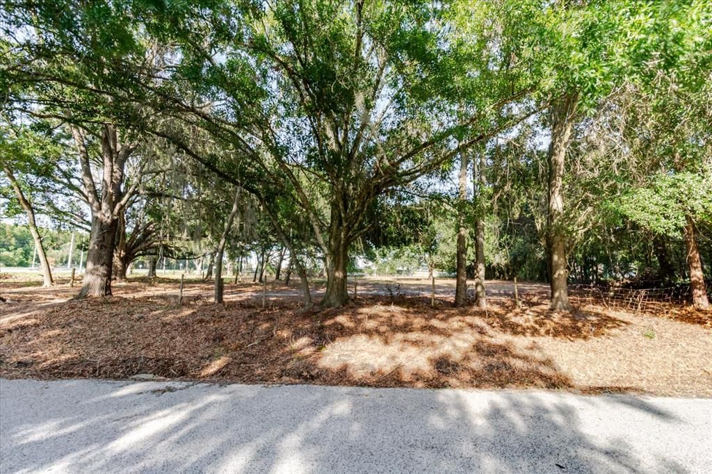 En Venta: $275,000 (1.06 acres)