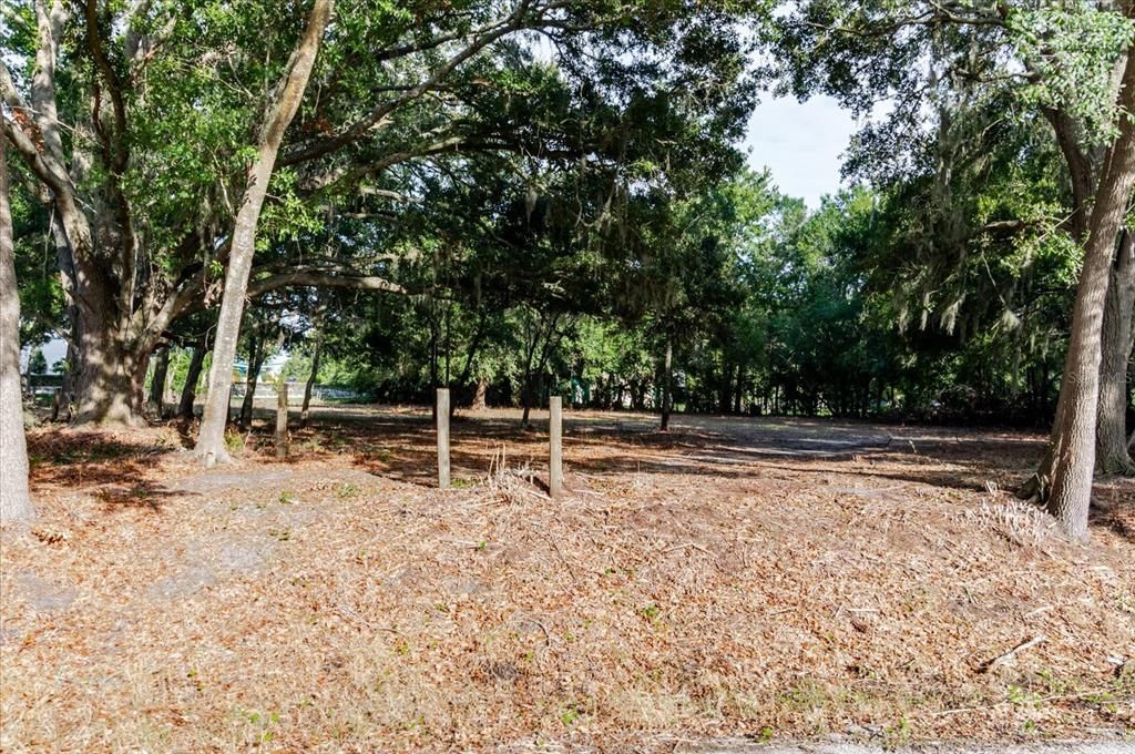 En Venta: $275,000 (1.06 acres)