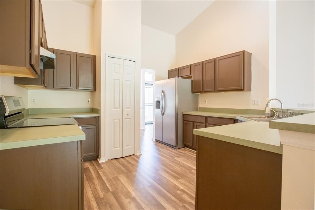 Activo con contrato: $314,999 (3 camas, 2 baños, 1825 Pies cuadrados)