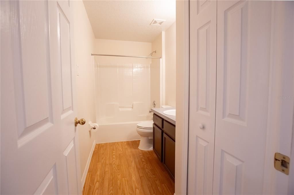 Activo con contrato: $314,999 (3 camas, 2 baños, 1825 Pies cuadrados)