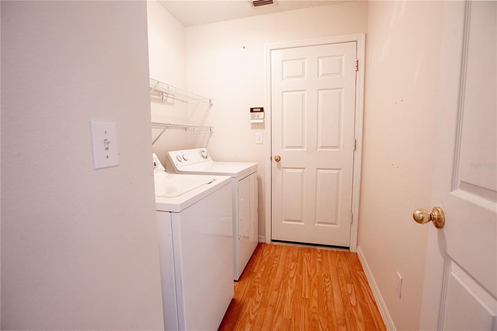 Activo con contrato: $314,999 (3 camas, 2 baños, 1825 Pies cuadrados)