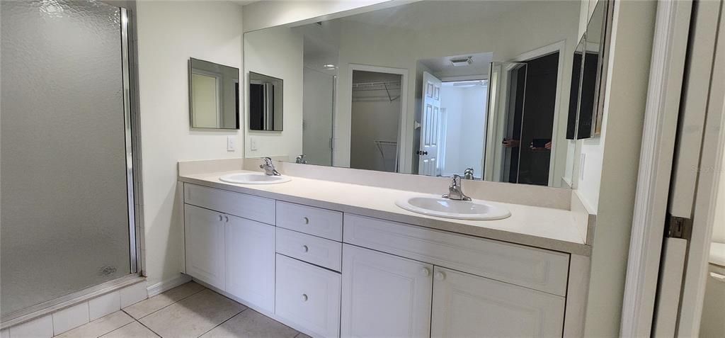 For Sale: $270,000 (2 beds, 2 baths, 1324 Square Feet)