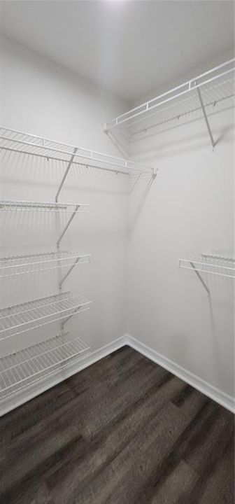 For Sale: $270,000 (2 beds, 2 baths, 1324 Square Feet)
