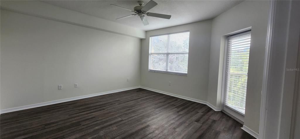 For Sale: $270,000 (2 beds, 2 baths, 1324 Square Feet)