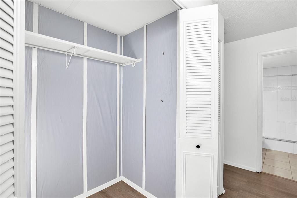 На продажу: $199,900 (2 спален, 2 ванн, 1046 Квадратных фут)