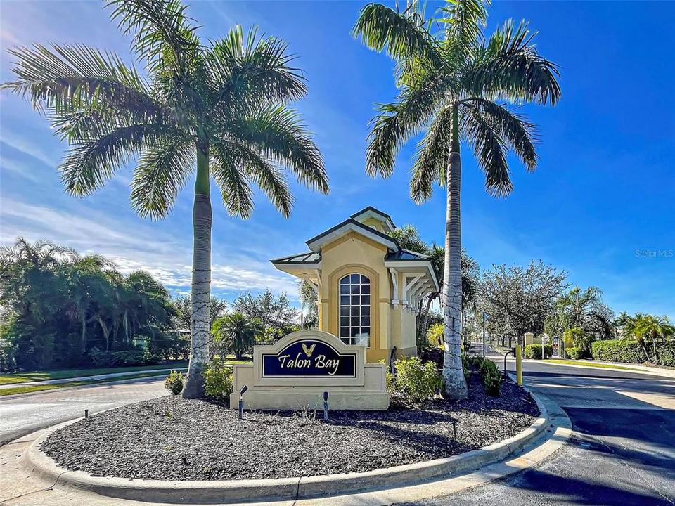En Venta: $400,000 (4 camas, 3 baños, 2422 Pies cuadrados)