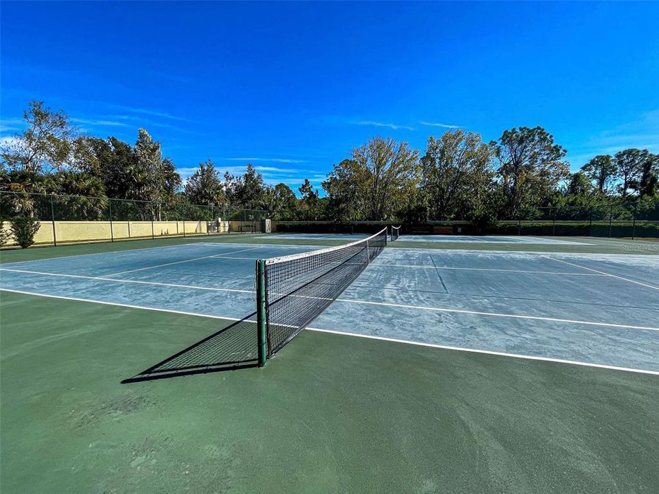 En Venta: $400,000 (4 camas, 3 baños, 2422 Pies cuadrados)