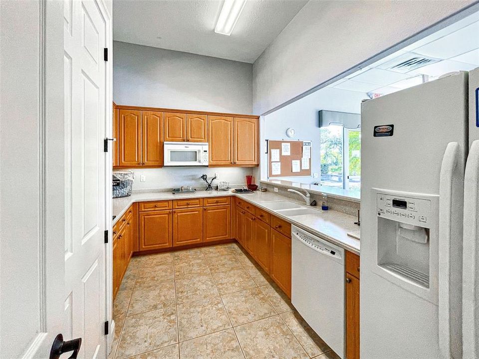 En Venta: $400,000 (4 camas, 3 baños, 2422 Pies cuadrados)