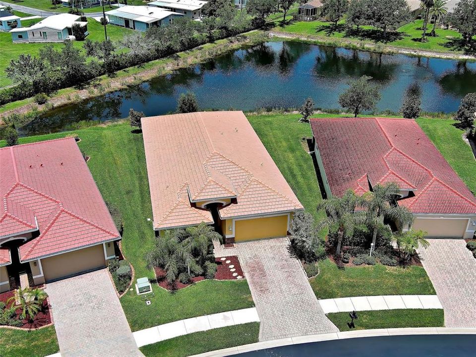 En Venta: $400,000 (4 camas, 3 baños, 2422 Pies cuadrados)
