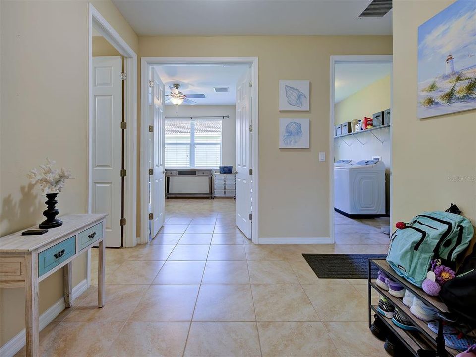 En Venta: $400,000 (4 camas, 3 baños, 2422 Pies cuadrados)