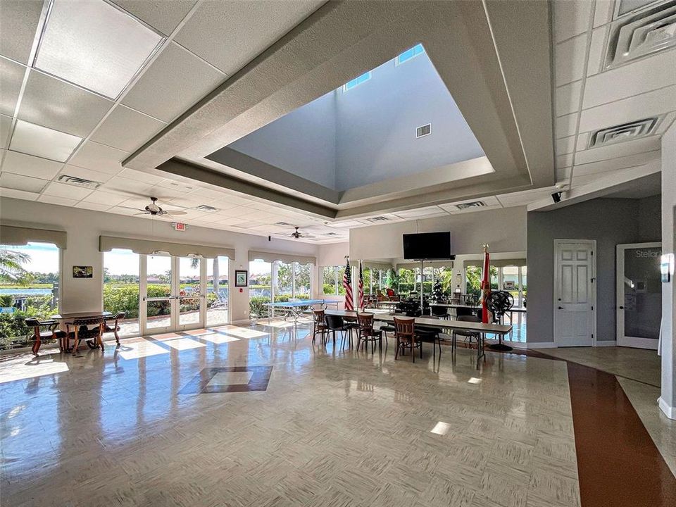 En Venta: $400,000 (4 camas, 3 baños, 2422 Pies cuadrados)