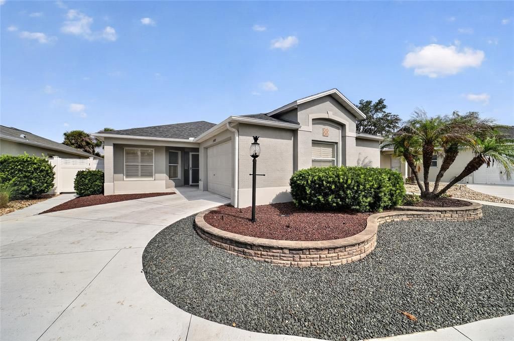 For Sale: $415,000 (3 beds, 2 baths, 1685 Square Feet)