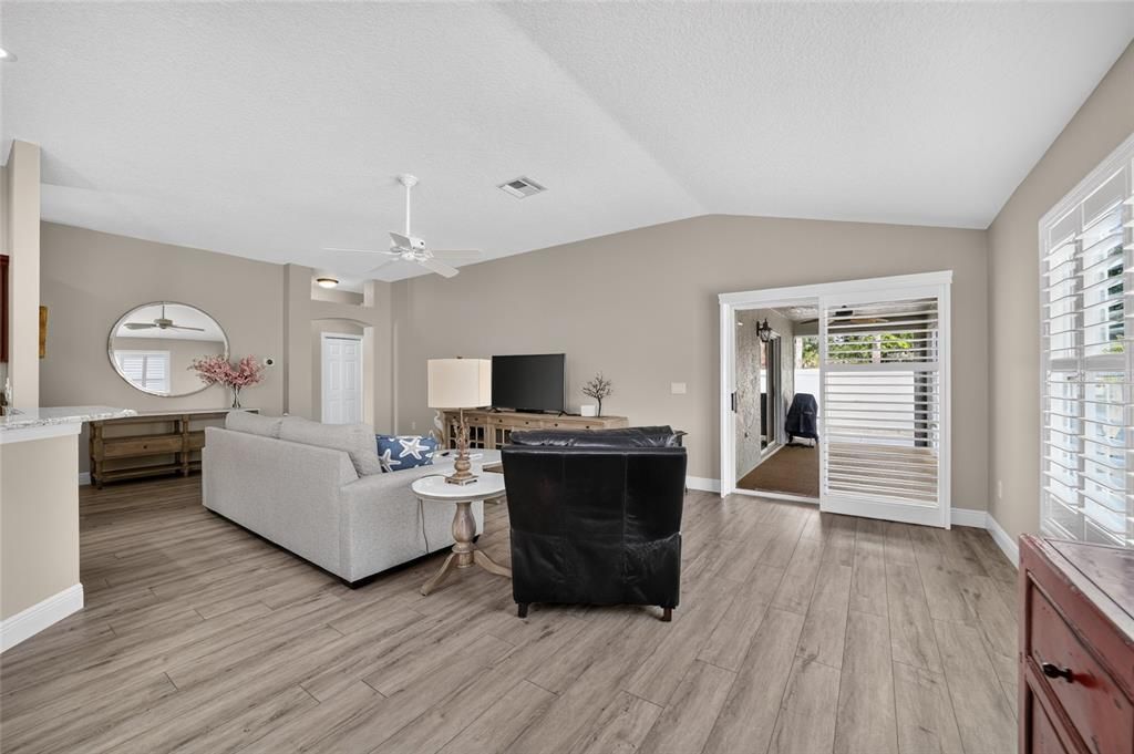 For Sale: $415,000 (3 beds, 2 baths, 1685 Square Feet)