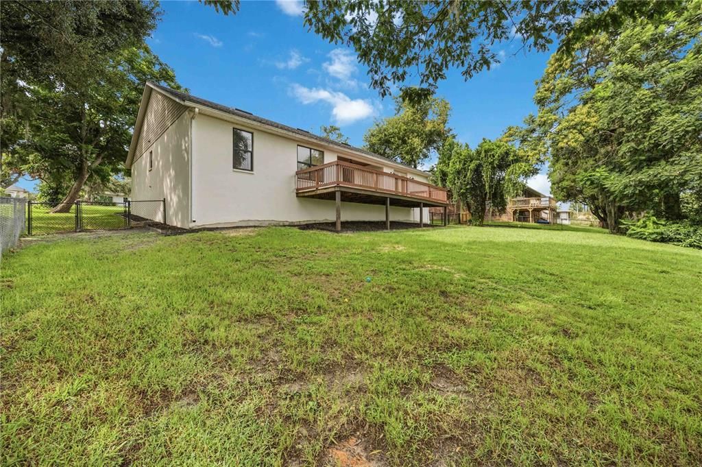 Под контрактом: $399,900 (4 спален, 2 ванн, 2148 Квадратных фут)