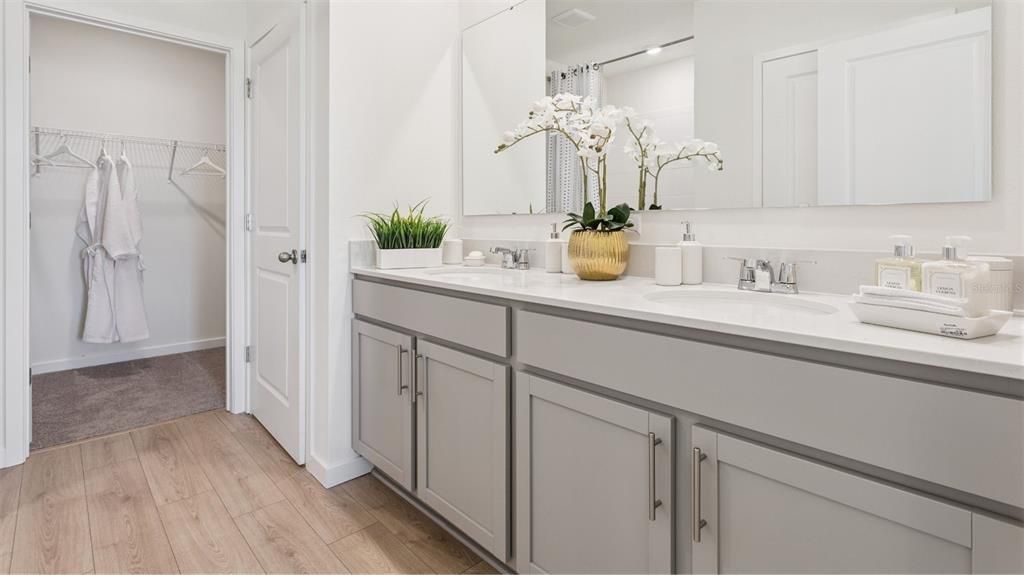 For Sale: $514,990 (5 beds, 3 baths, 2663 Square Feet)