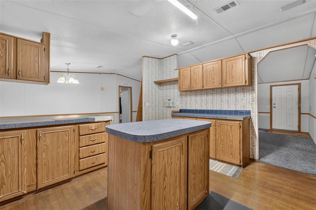 En Venta: $435,000 (5 camas, 3 baños, 2280 Pies cuadrados)