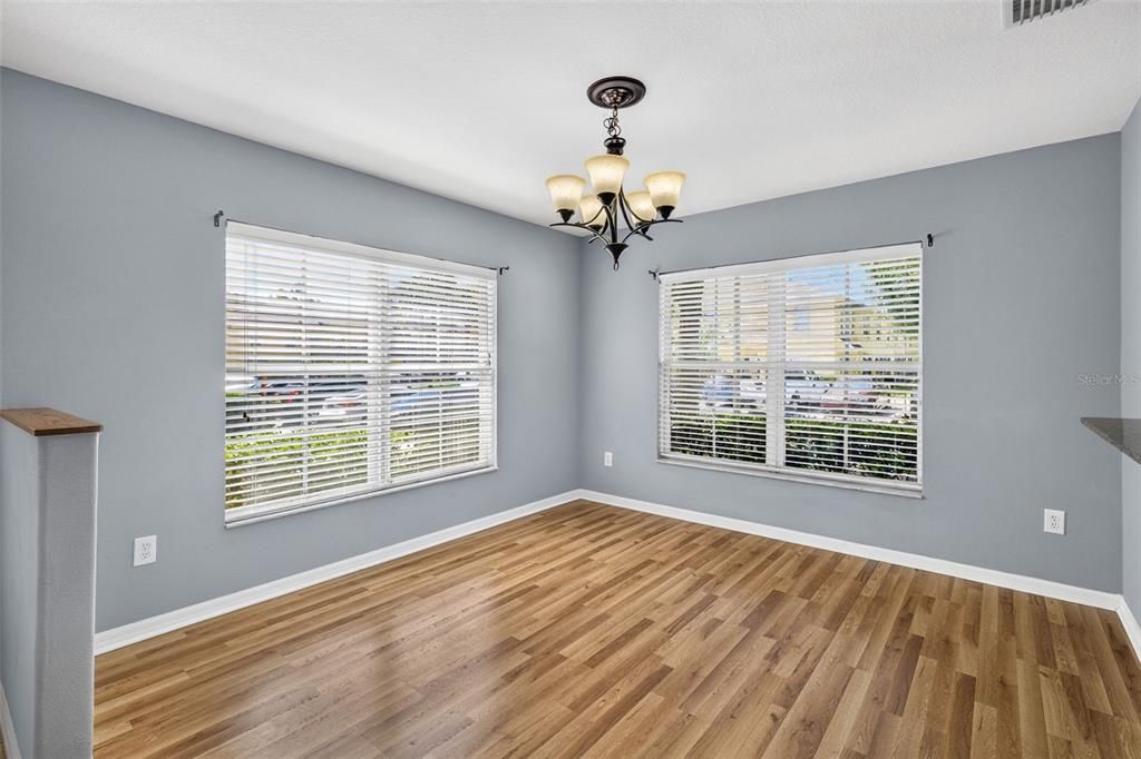 For Sale: $194,900 (3 beds, 2 baths, 1363 Square Feet)