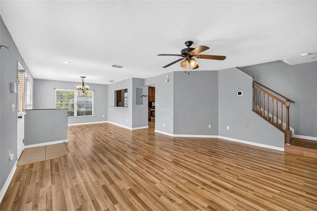 For Sale: $194,900 (3 beds, 2 baths, 1363 Square Feet)