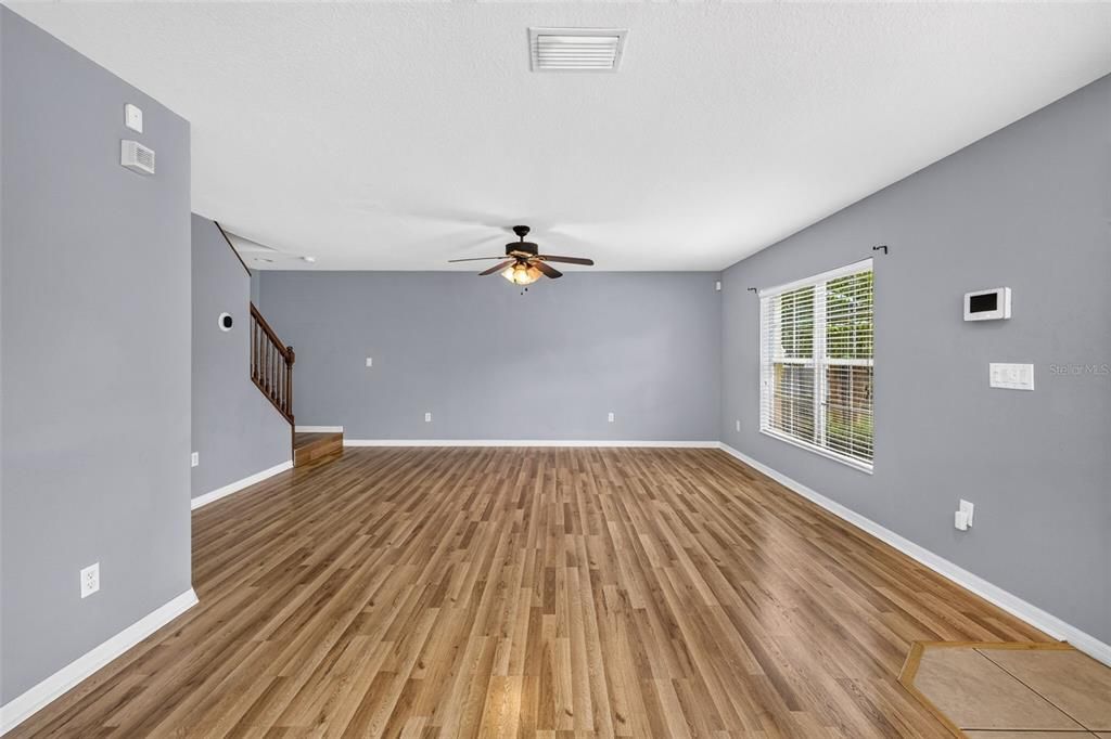 For Sale: $194,900 (3 beds, 2 baths, 1363 Square Feet)