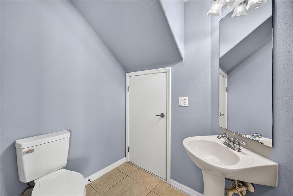 For Sale: $194,900 (3 beds, 2 baths, 1363 Square Feet)