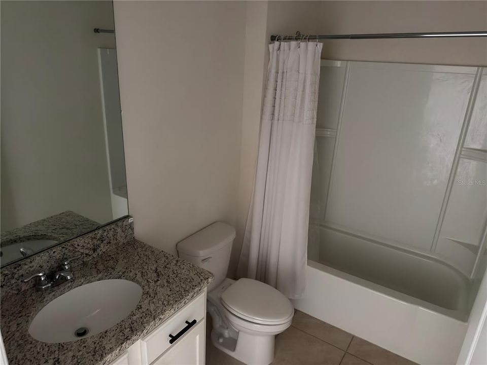 En Venta: $265,000 (4 camas, 2 baños, 1828 Pies cuadrados)