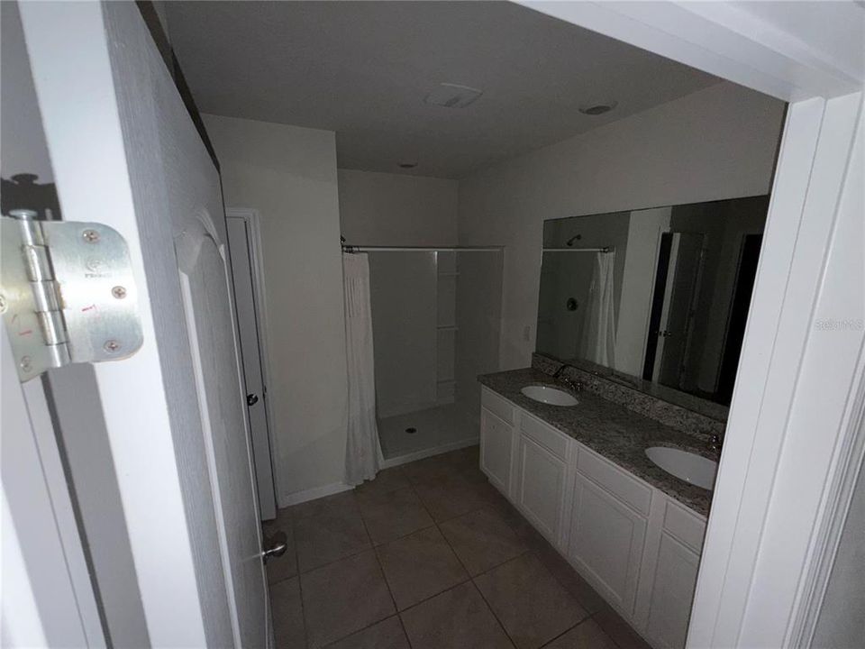En Venta: $265,000 (4 camas, 2 baños, 1828 Pies cuadrados)