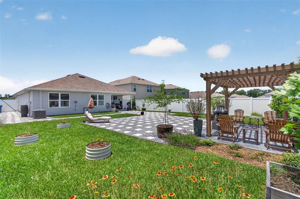 For Sale: $335,000 (3 beds, 2 baths, 1619 Square Feet)