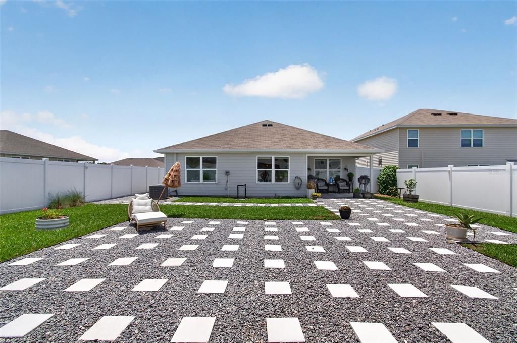 For Sale: $335,000 (3 beds, 2 baths, 1619 Square Feet)